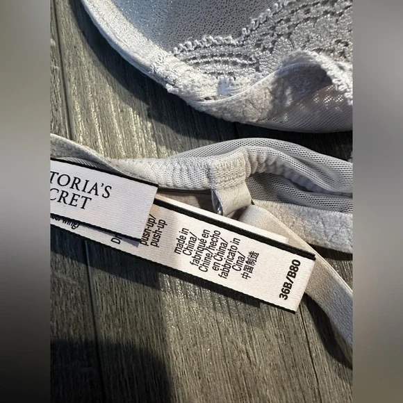 Victoria’s Secret Dream Angels Push-Up Bra (36B) - Picture 3 of 6